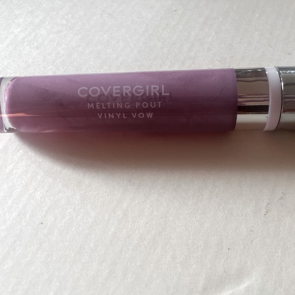 COVERGIRL Melting Pout Matte #330 Seismic Impulsion - Picture 2 of 4